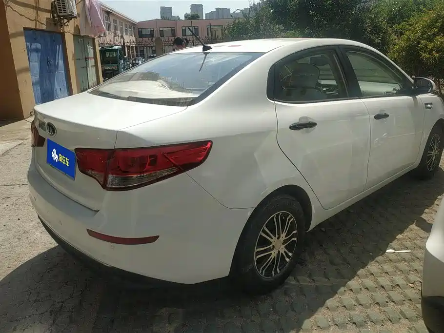 Kia K2 Sedan 1.4 L AT GLS