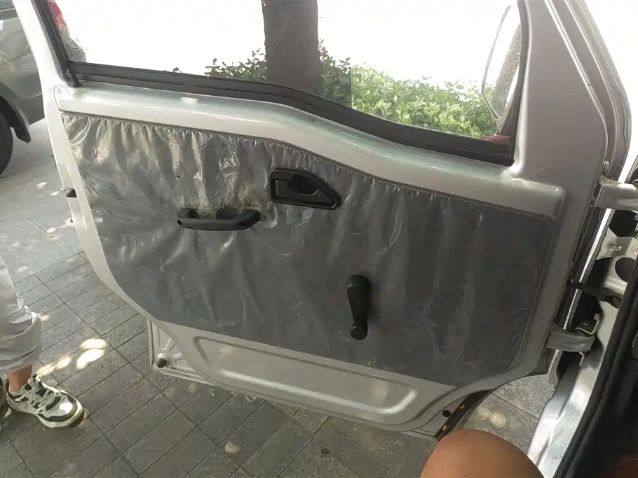 Wuling Zhiguang 1.5 L Utility 5 7-seat