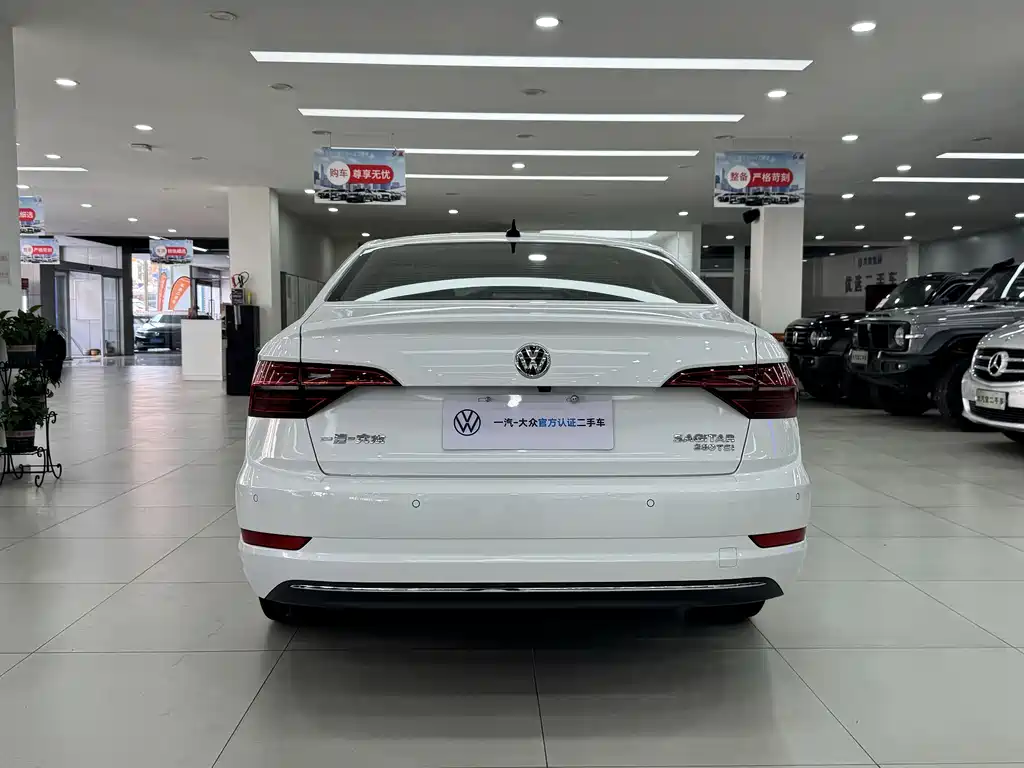 Sagitar 280 TSI DSG Transcend