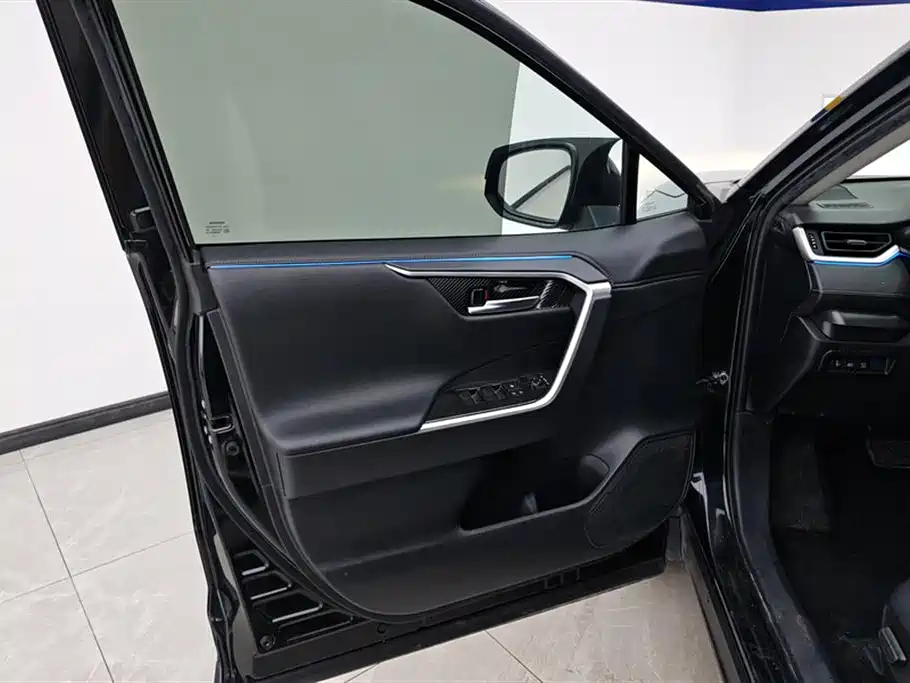Wildlander 2.0 L CVT 2 WD Luxury PLUS