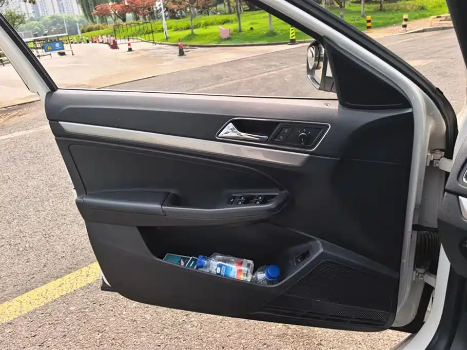 Lavida 1.6 L Auto Comfort