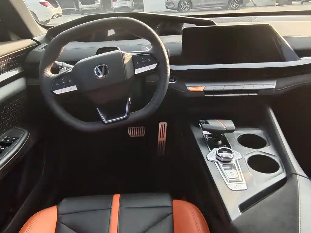 Changan UNI-V 1.5 T Distinguished Sport
