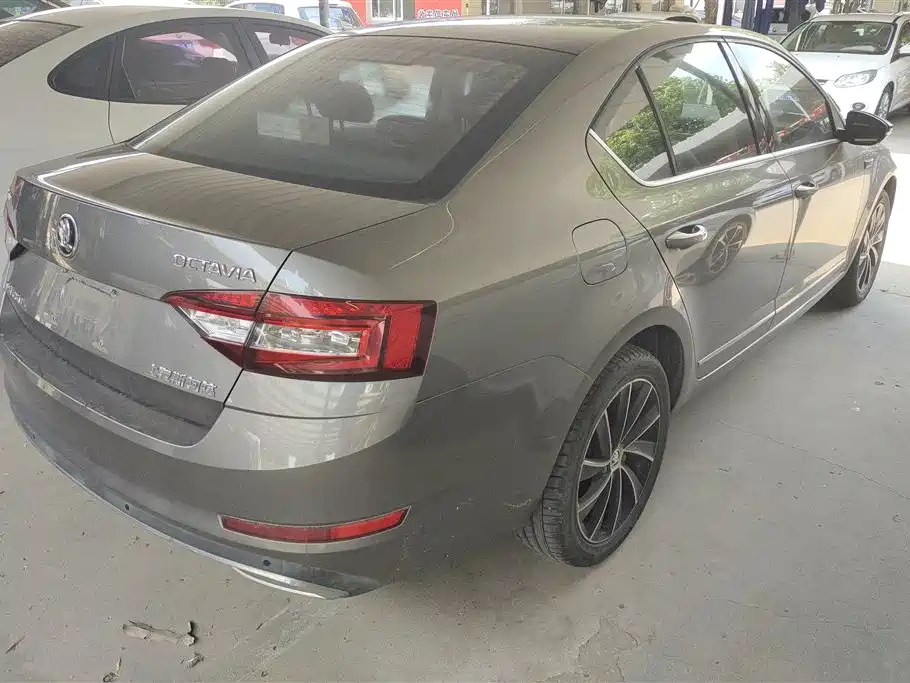 Octavia TSI280 DSG Luxury