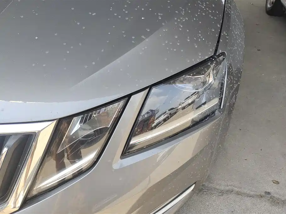 Octavia TSI280 DSG Luxury