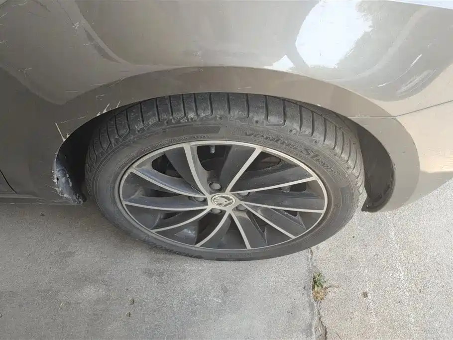 Octavia TSI280 DSG Luxury