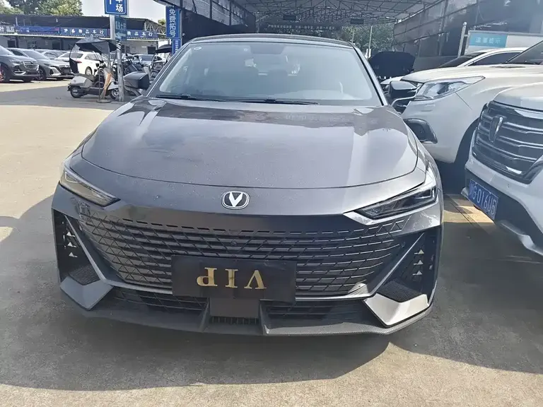 Changan UNI-V 1.5 T Premium