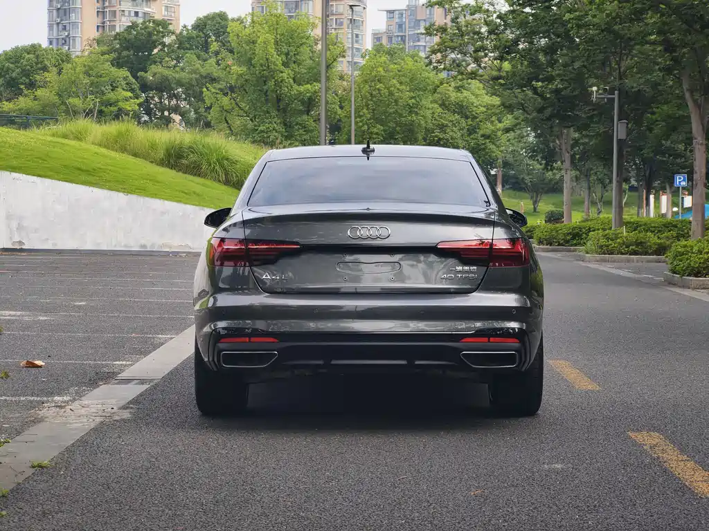 Audi A4 L 200 10 K Joy 40 TFSI Luxury Dynamic