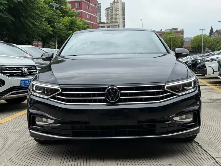Volkswagen Magotan 200 10 K Commemorative 330 TSI DSG Leading