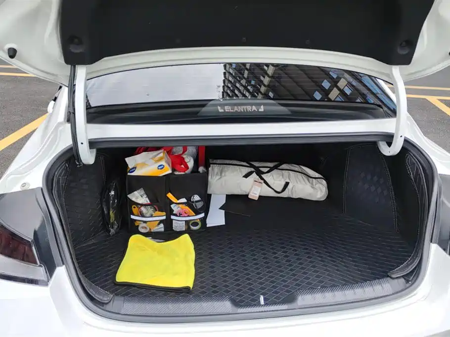 Elantra 1.5 L CVT LUX Distinguished
