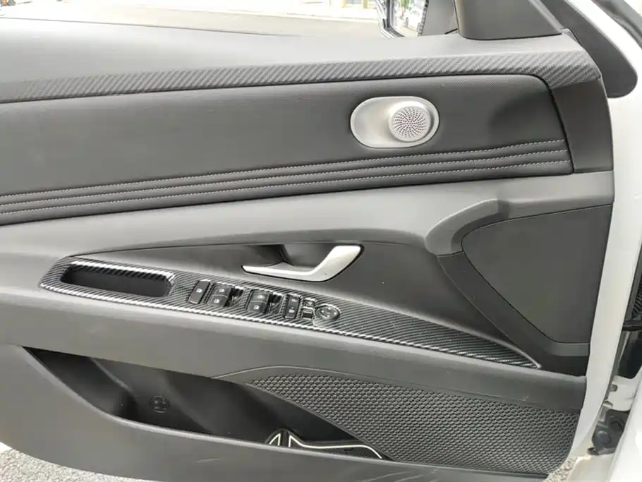 Elantra 1.5 L CVT LUX Distinguished