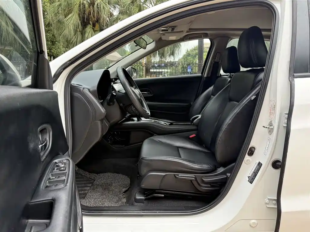 Vezel 1.8 L CVT 2 WD Pioneer
