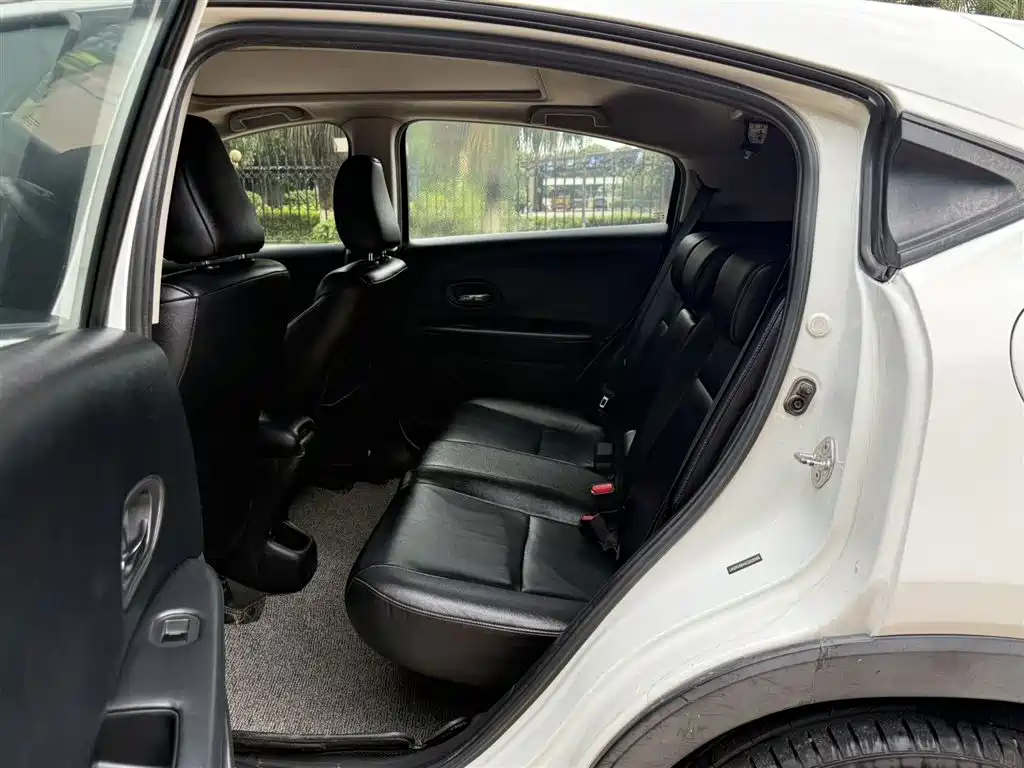 Vezel 1.8 L CVT 2 WD Pioneer