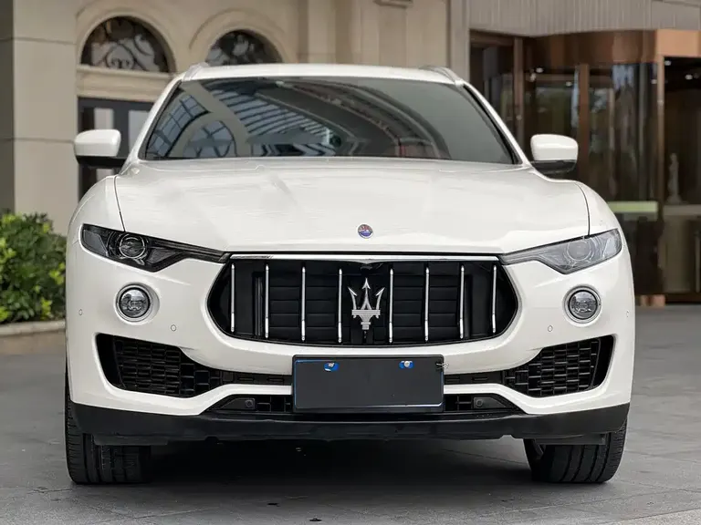 Maserati Levante 3.0 T Standard CN-VI