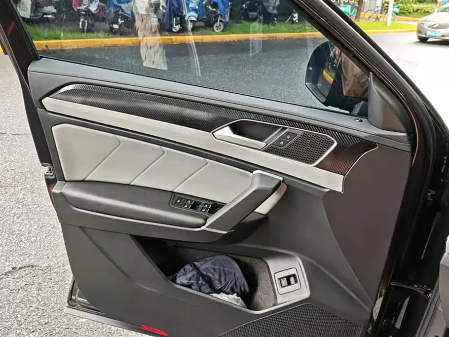 Tayron 330 TSI 2 WD Luxury Plus Advanced
