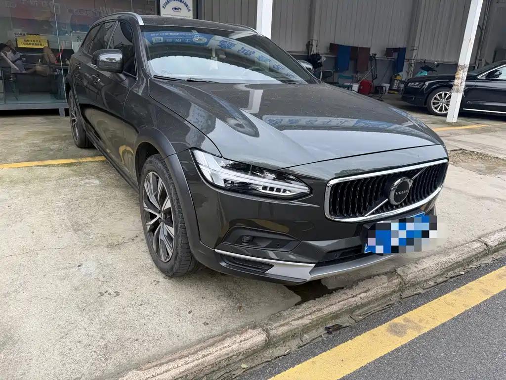 Volvo V90 Cross Country B5 AWD Smart Vision