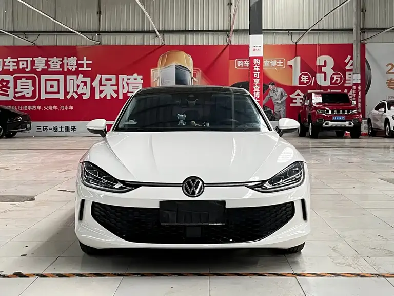 Volkswagen Lamando Lamando L 280 TSI DSG Dazzle Hot