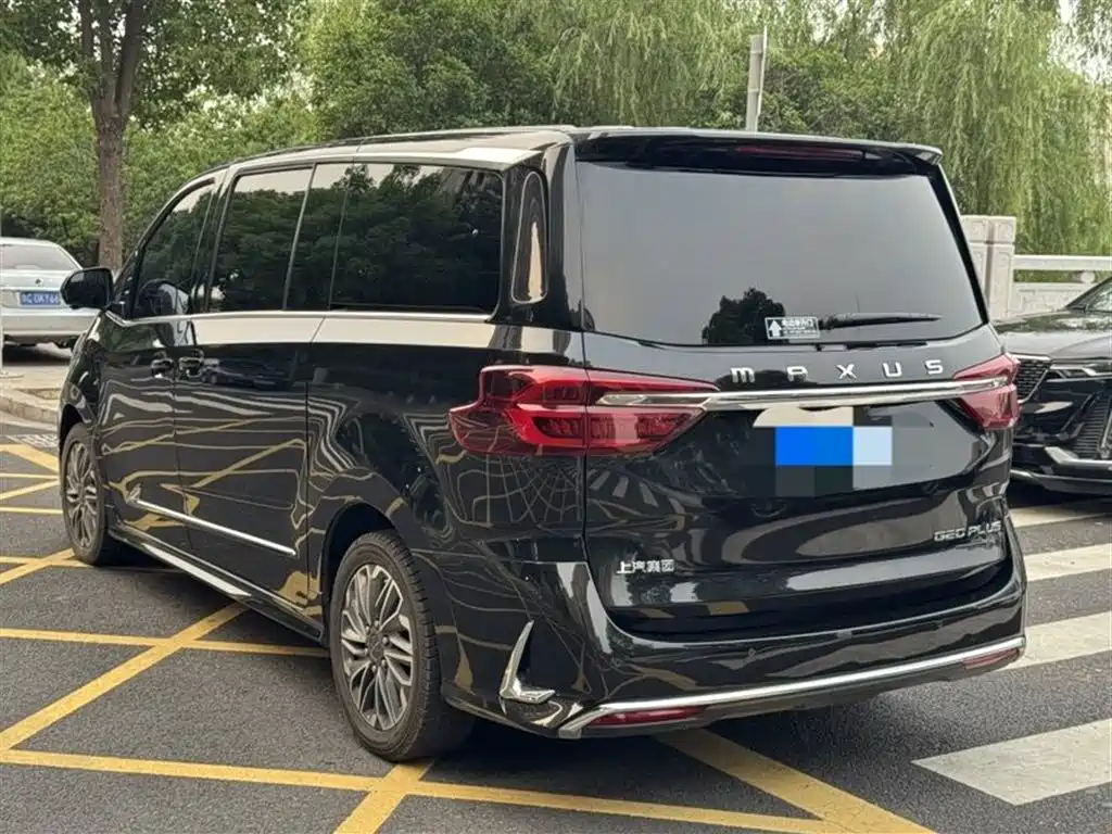 Maxus G20 大通G20 2023款 改款 PLUS 2.0 T 汽油自动旗舰版