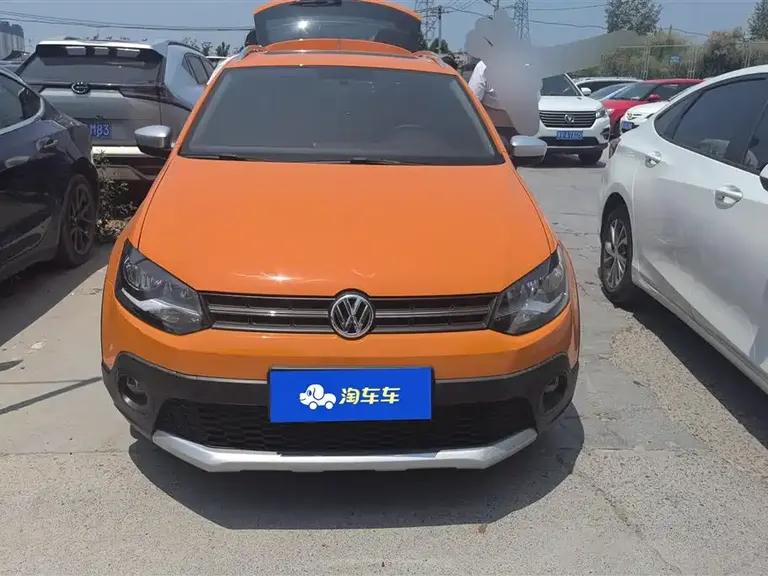 Volkswagen Polo 1.6 L Cross Polo AT