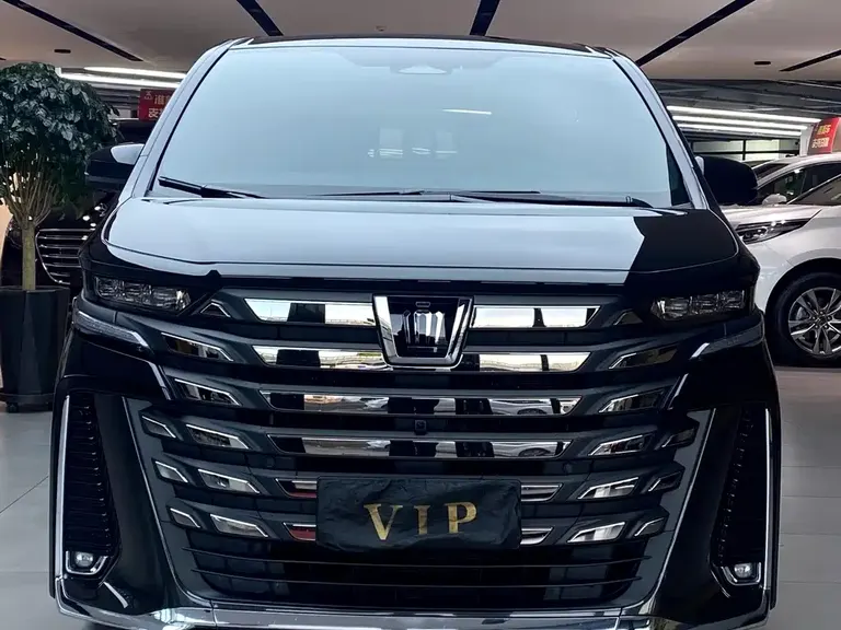 Toyota Vellfire Crown Dual Engine 2.5 L Supreme Executive