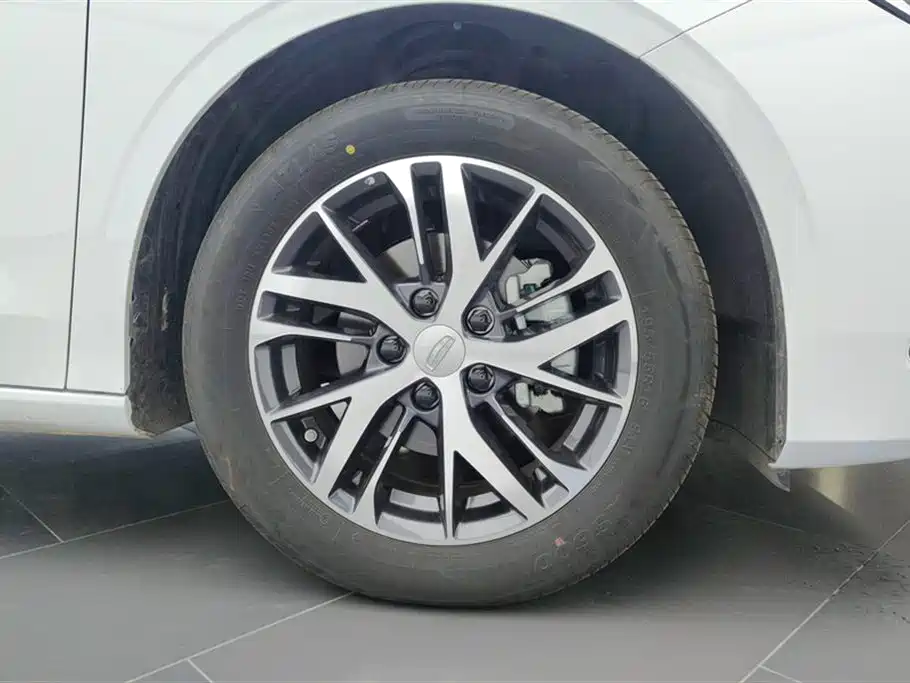 Emgrand 4 th Gen 1.5 L CVT Dragon