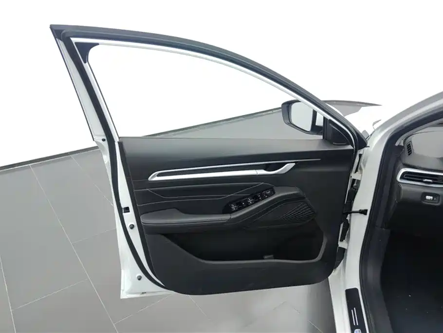 Emgrand 4 th Gen 1.5 L CVT Dragon