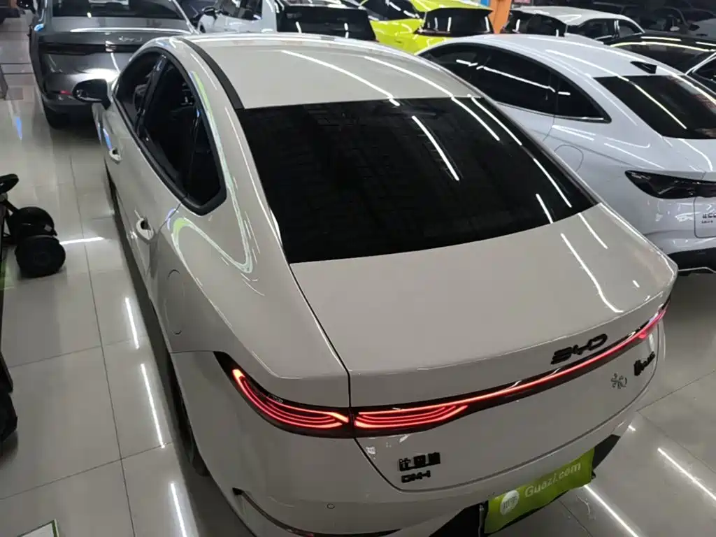 Qin PLUS DM-i Smart Drive 128 KM Progressive