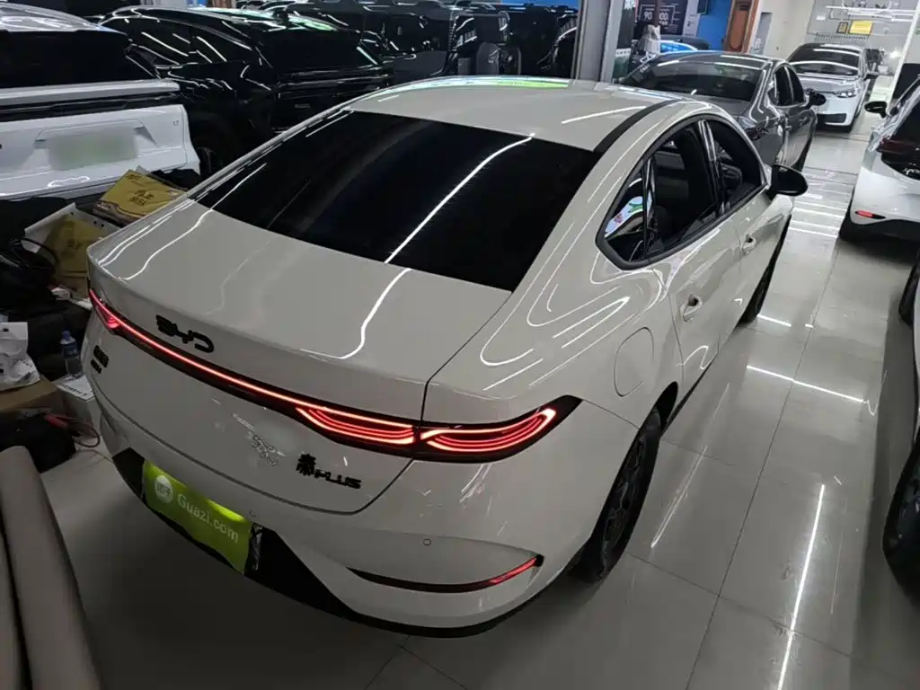 Qin PLUS DM-i Smart Drive 128 KM Progressive