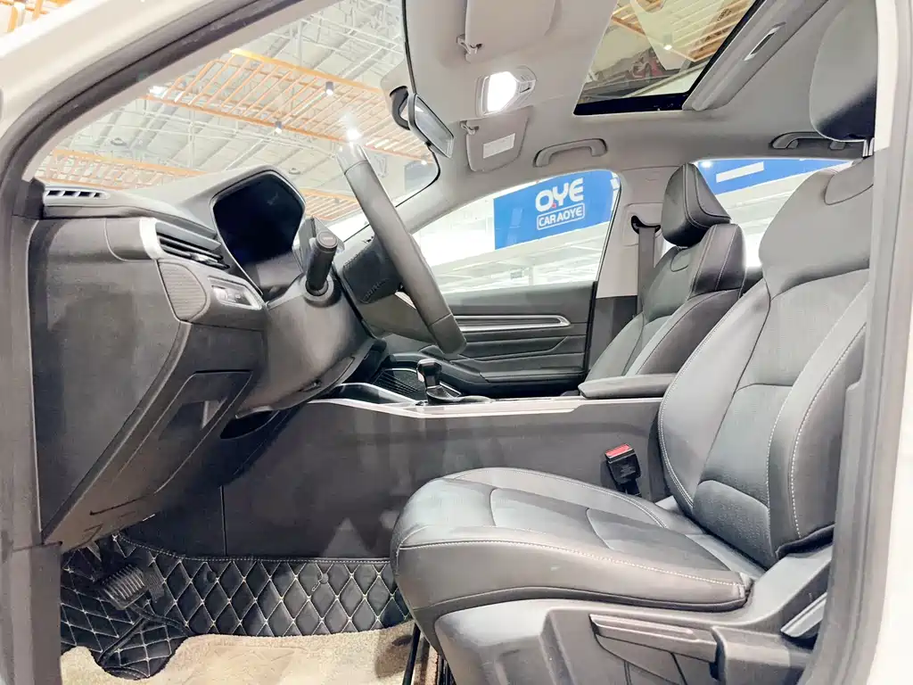 Emgrand 4 th Gen 1.5 L CVT Distinguished