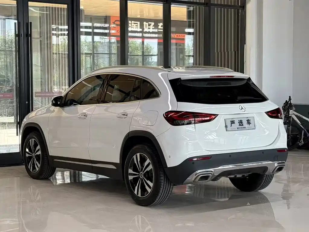 Mercedes-Benz GLA GLA 220