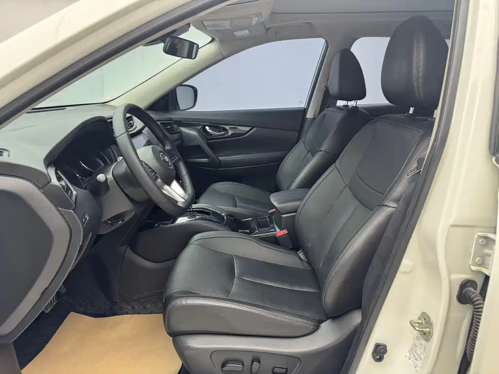 X-Trail 2.0 L 2 WD Connected Premium Enjoyment