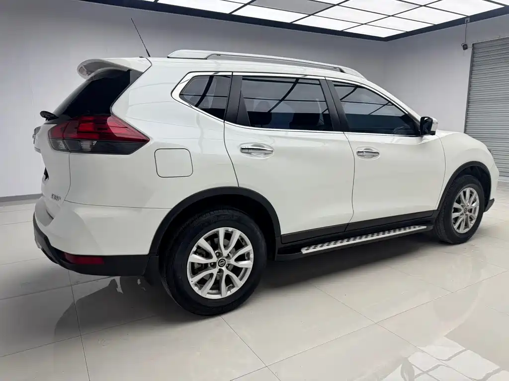 X-Trail 2.0 L 2 WD Connected Premium Enjoyment