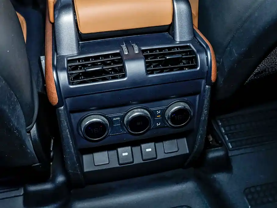 Land Rover Defender 110 3.0 T P400 X-DYNAMIC HSE