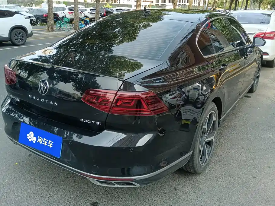 Magotan 200 10 K Commemorative 330 TSI DSG Luxury