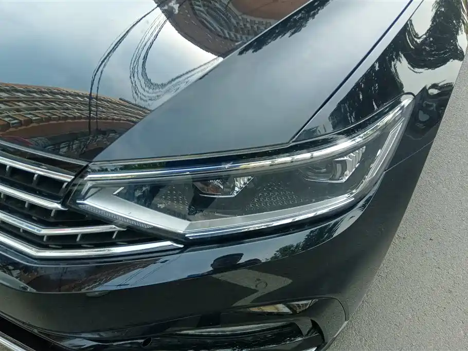 Magotan 200 10 K Commemorative 330 TSI DSG Luxury