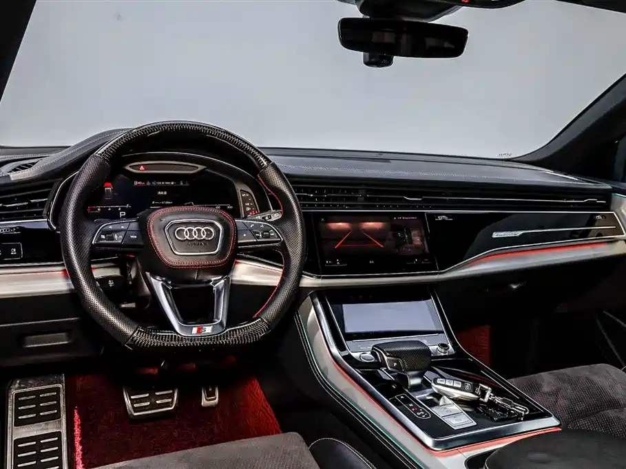 Audi Q8 55 TFSI Select Dynamic