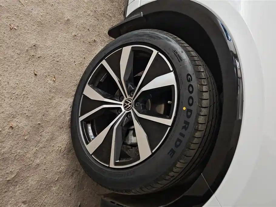 Tavendor 380 TSI 4 WD R-Line Pilgrimage