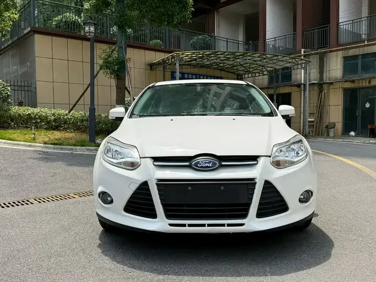 Ford Focus Hatchback 1.6 L Auto Style