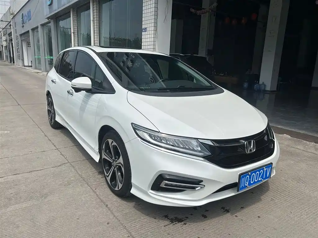 Jade 210 TURBO CVT Luxury 5-seat
