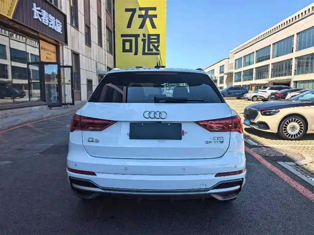 Audi Q3 35 TFSI Fashion Dynamic (1.4 T)