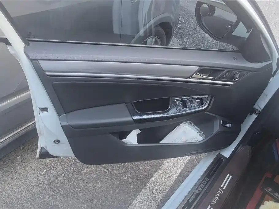 Bora 1.5 L Auto Comfort
