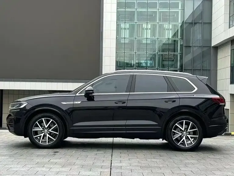 Volkswagen Touareg 3.0 TSI Sharp Edge CN-V