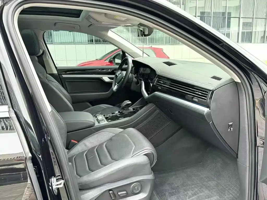 Touareg 3.0 TSI Sharp Edge CN-V