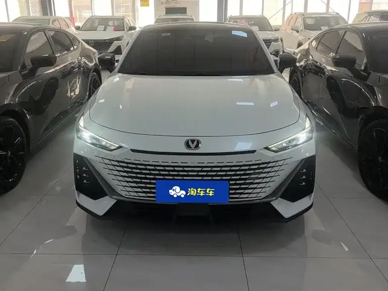 Changan UNI-V 1.5 T Distinguished