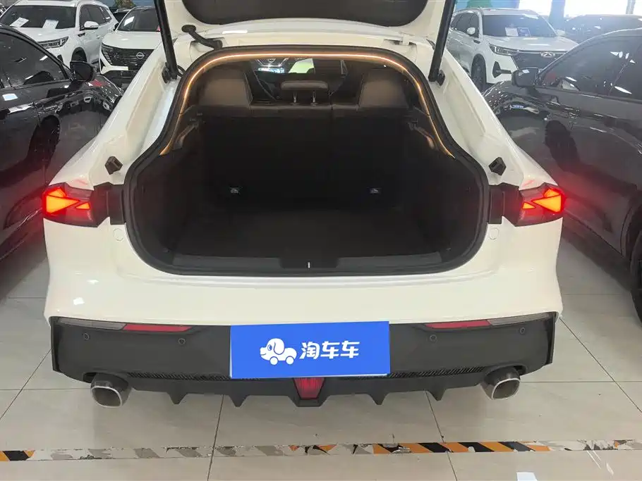 Changan UNI-V 1.5 T Distinguished