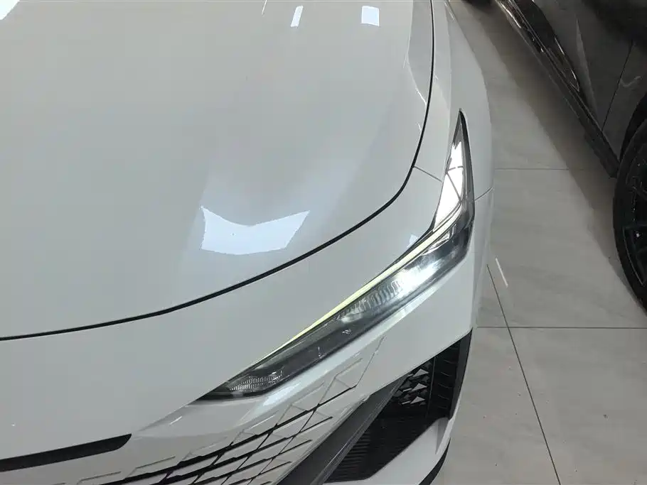 Changan UNI-V 1.5 T Distinguished