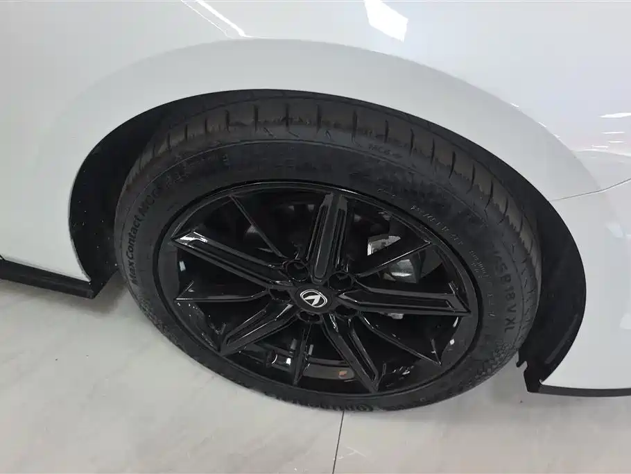 Changan UNI-V 1.5 T Distinguished