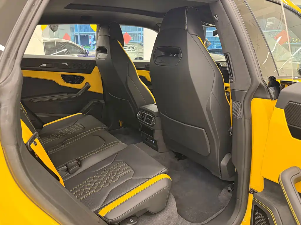 Urus SE 4.0 T Standard