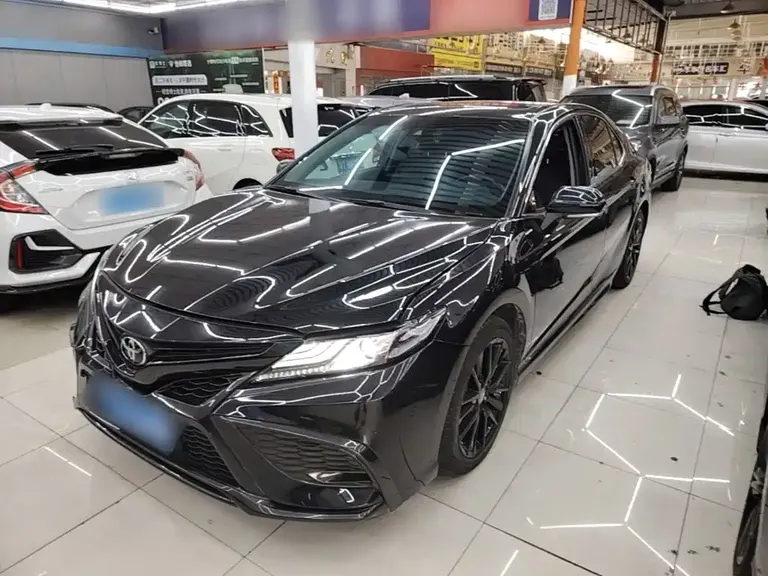 Toyota Camry 2.5 S Knight