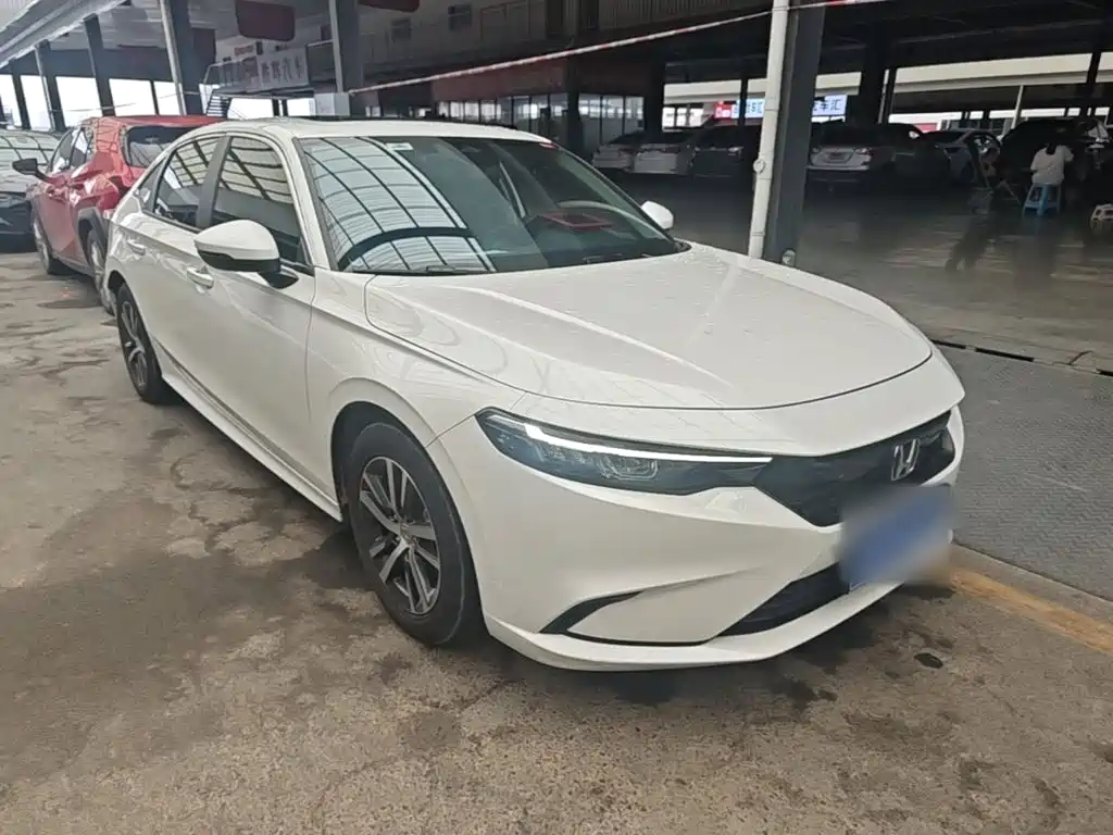 Integra 240 TURBO CVT Leading