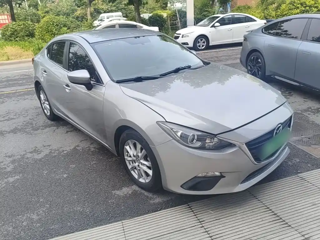 Mazda 3 Axela Sedan 1.5 L Manual Comfort